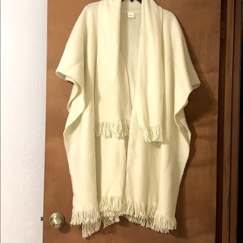 Over shoulder poncho